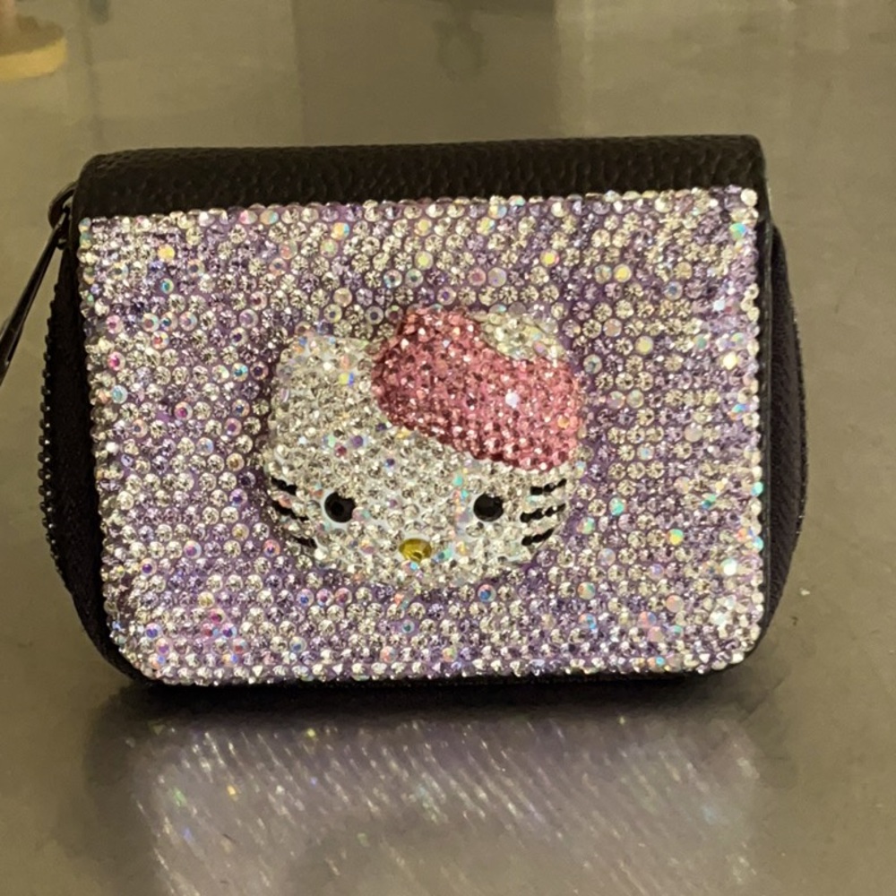 Hello Kitty Crystal card holder. Leather w/ 14 slots